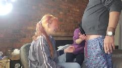 Dos chicas tímidas jugando con mi enorme polla
